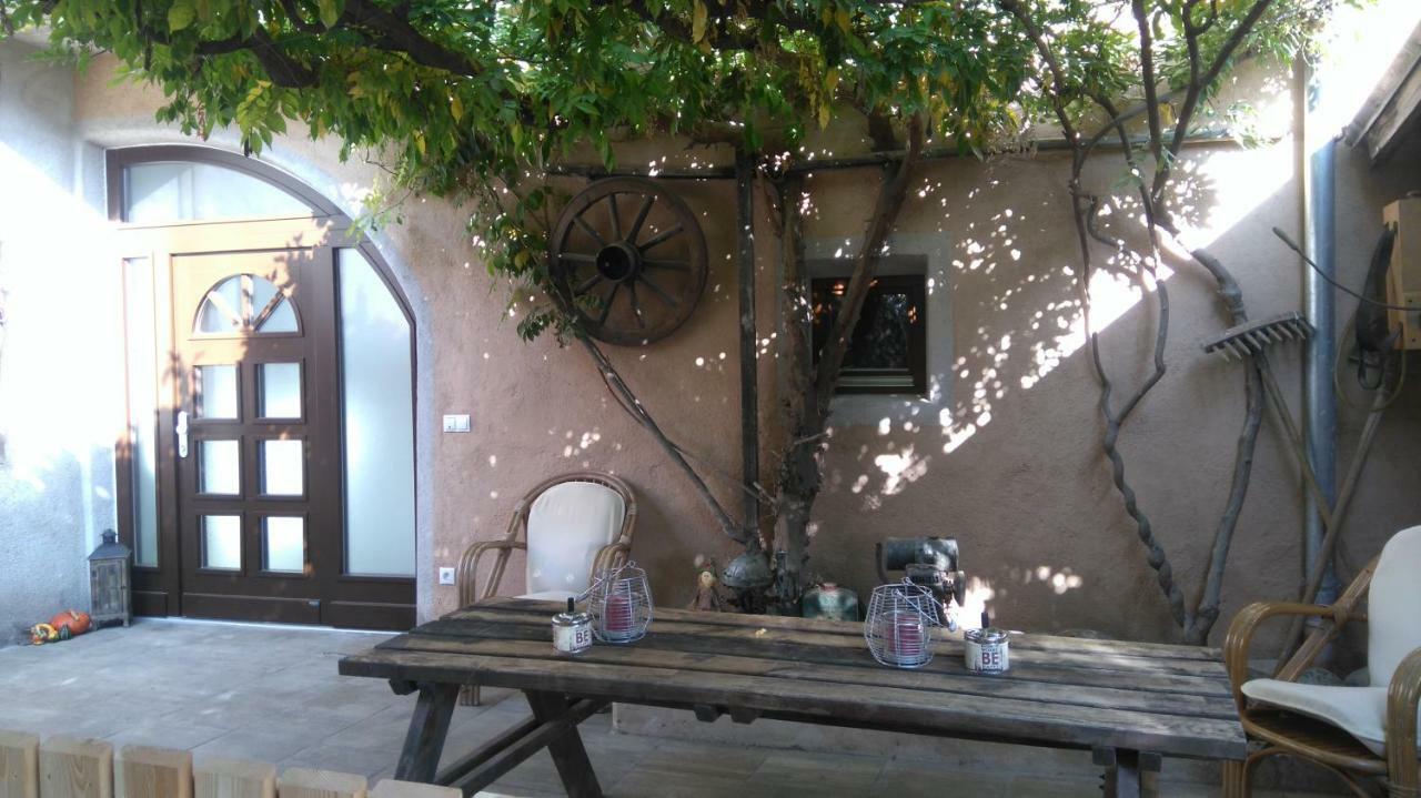 Haus Moeltner - Apartment "Weinansetz" Caldaro Exteriör bild